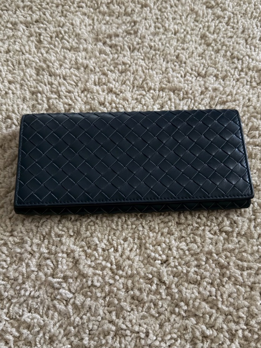 Bottega Veneta Intrecciato woven leather long wallet in Navy Blue
